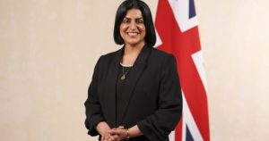 Shabana Mahmood, la nouvelle ministre britannique de l’Intérieur, est d’origine pakistanaise, musulmane et anti-immigration. Qui est-elle ?