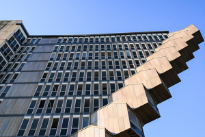 Hôtel du Lac à Tunis : entre mémoire architecturale et promesses de renouveau