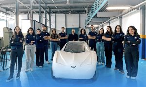 Des étudiants ingénieurs tunisiens conçoivent la première voiture électrique autonome 100 % locale