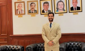 من الفن إلى القانون: محمد علي التونسي يرسم مسار نجاح خارج المألوف