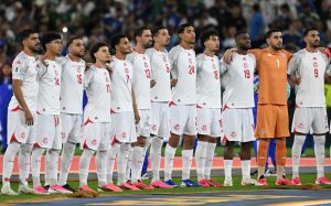 Le Parisien écrit : « Avec déjà neuf buts encaissés en deux matchs, la Tunisie peut-elle devenir la pire équipe de l’histoire de la Coupe du monde ? »
