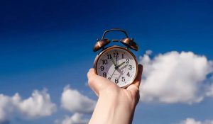 Vers un retour de l’horaire d’été pour alléger la facture énergétique ?