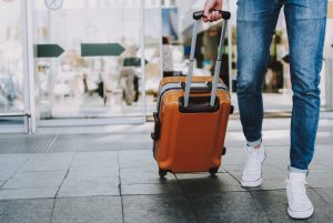 Travail à l’étranger : où partent les Tunisiens et quels secteurs recrutent le plus ?